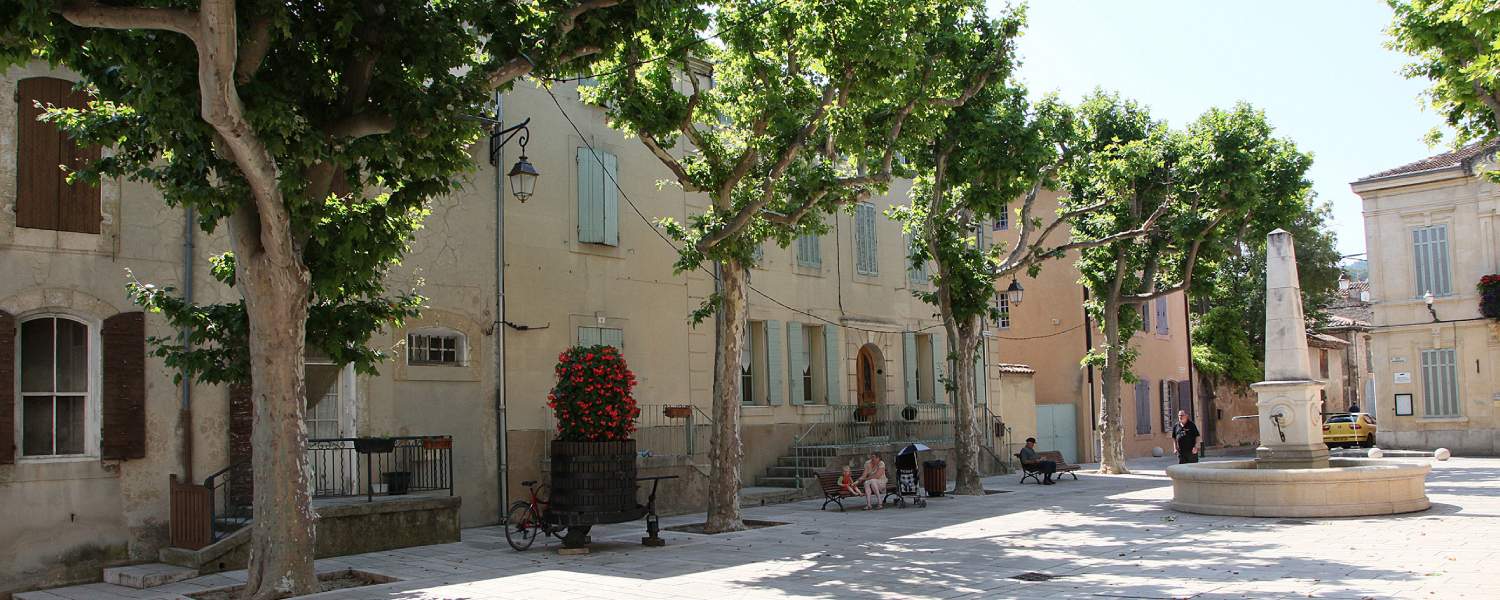 La Roque dAnthéron Village des Bouches du Rhône en Provence